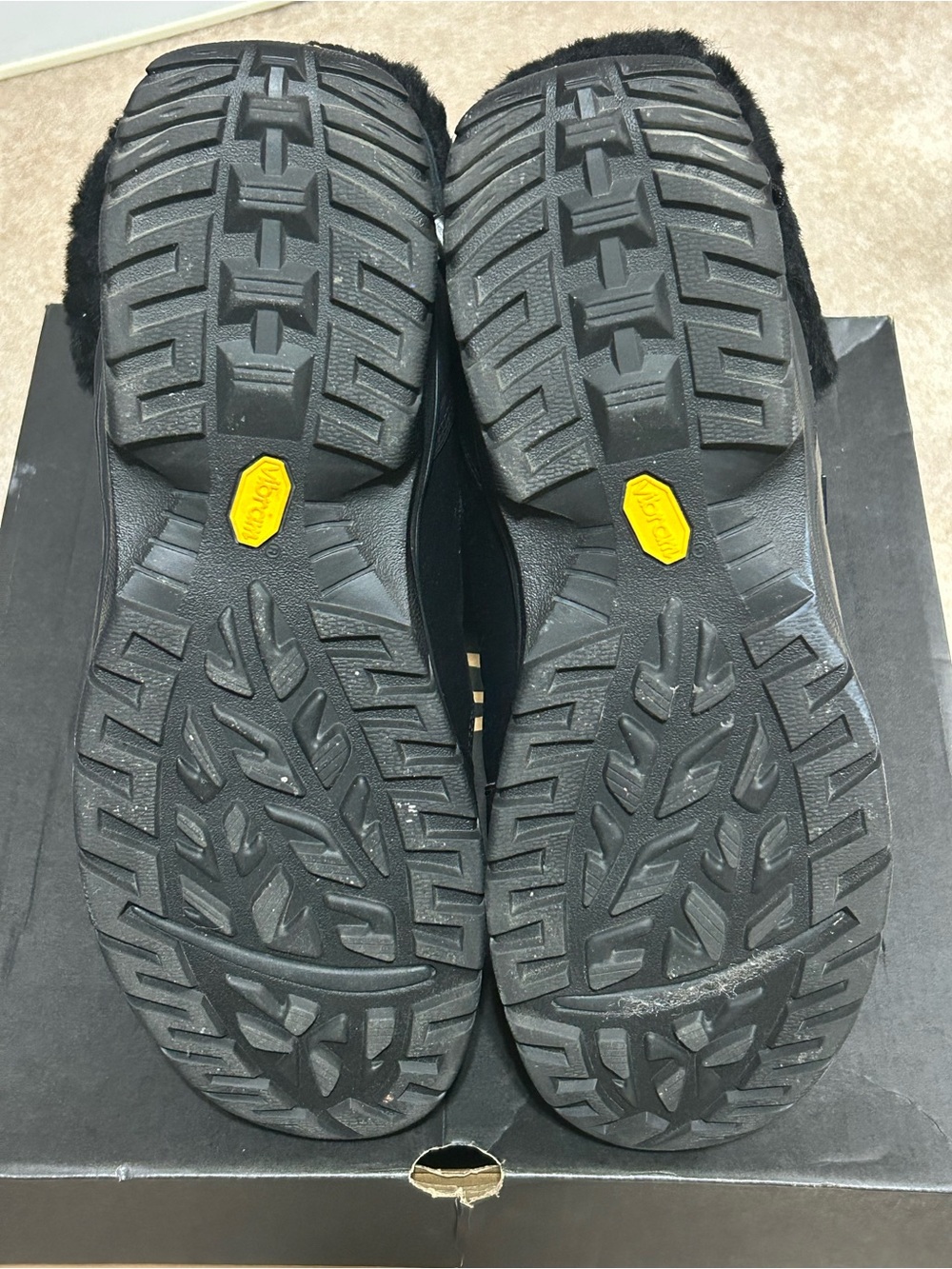 UGGs Men's Tahoe Black Rated To Watwrproof Boots - Picture 5 of 6
